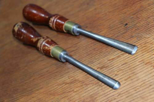 Vintage Carver Chisel Set