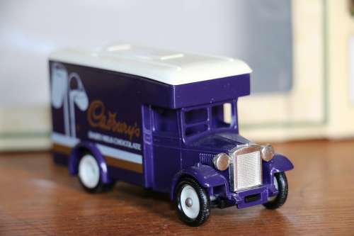 LLEDO Days Gone Diecast Vintage Model Van - Cadbury's Dairy Milk Chocolate