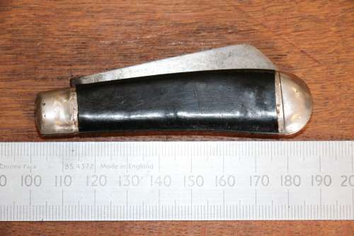 Beautiful Vintage "Richards" Sheffield Folding Knife