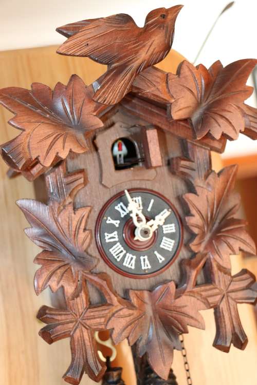 Beautiful Antique Cuckoo / Koekoek Clock