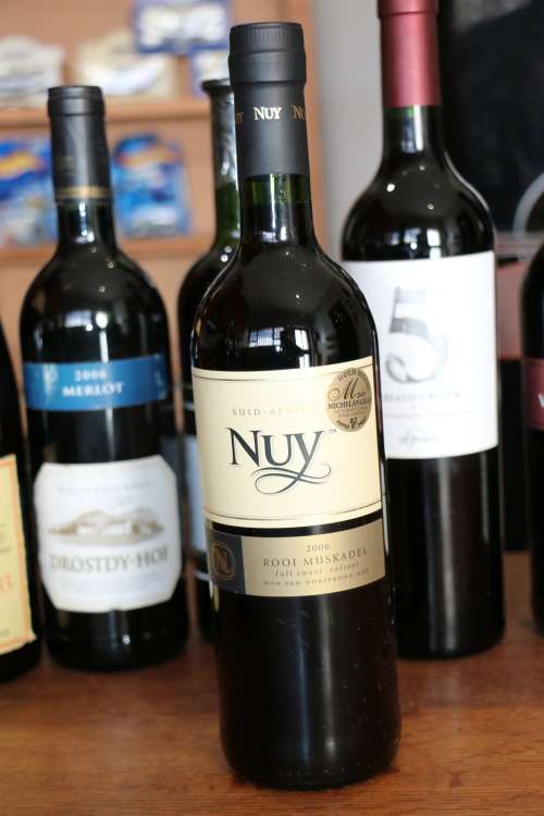 Beautiful 2006 Nuy Rooi Muskadel Wine - 750 ml