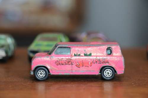 YATMING Diecast Model Car -No.1501 Cherry Picker Panel Van