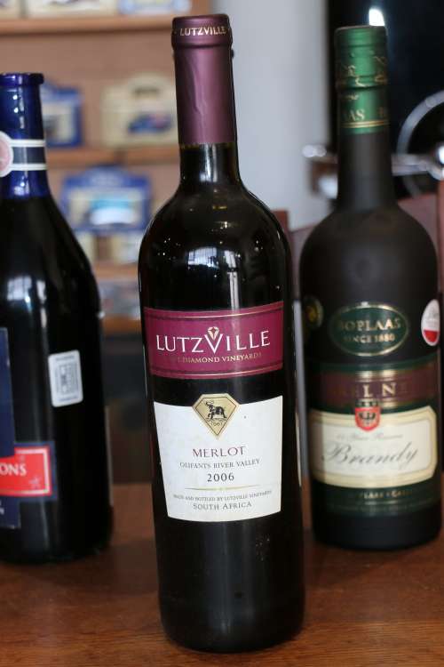 Beautiful 2006 Lutzville Merlot - 750 ml