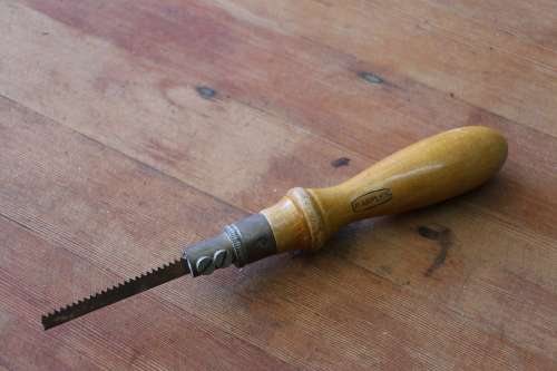 Vintage MARPLES Carpenters Hand Saw