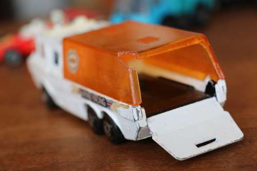 MATCHBOX Super Kings Diecast Model Car - 1972 K-7 Racing Car Transporter