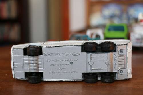 MATCHBOX Super Kings Diecast Model Car - 1972 K-7 Racing Car Transporter