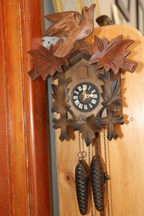 Beautiful German Antique Cuckoo / Koekoek Clock
