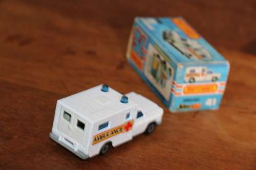 Lesney Matchbox Superfast Diecast Model - Ambulance 1977 No.41 In Box