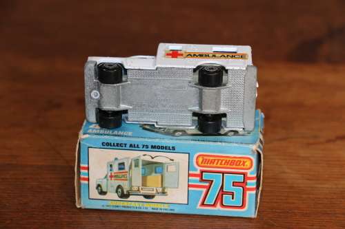 Lesney Matchbox Superfast Diecast Model - Ambulance 1977 No.41 In Box