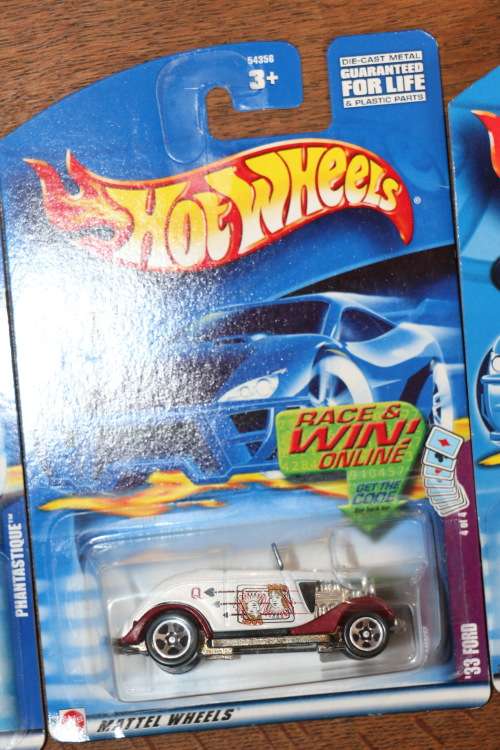 2001 Hot Wheels Diecast Model - Collector No.074 - '33 Ford