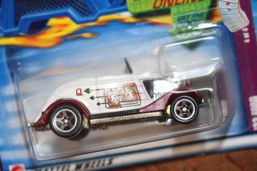 2001 Hot Wheels Diecast Model - Collector No.074 - '33 Ford