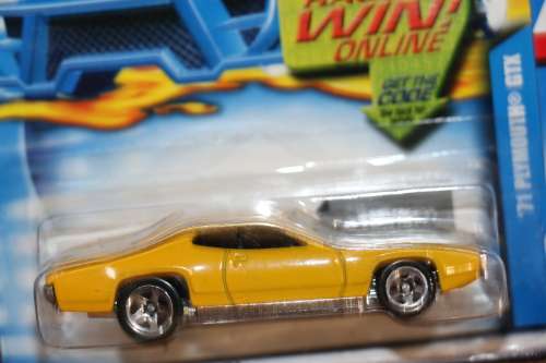 2001 Hot Wheels Diecast Model - Collector No.116 - '71 Plymouth GTX