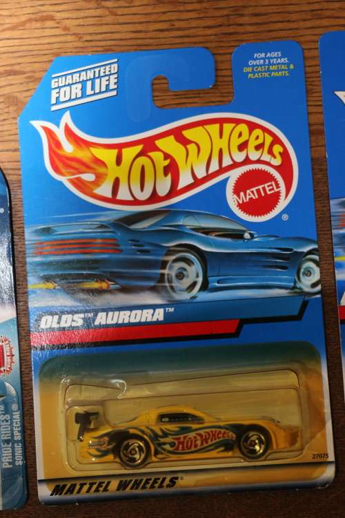 1999 Hot Wheels Diecast Model - Collector No. 108 - OLDS Aurora