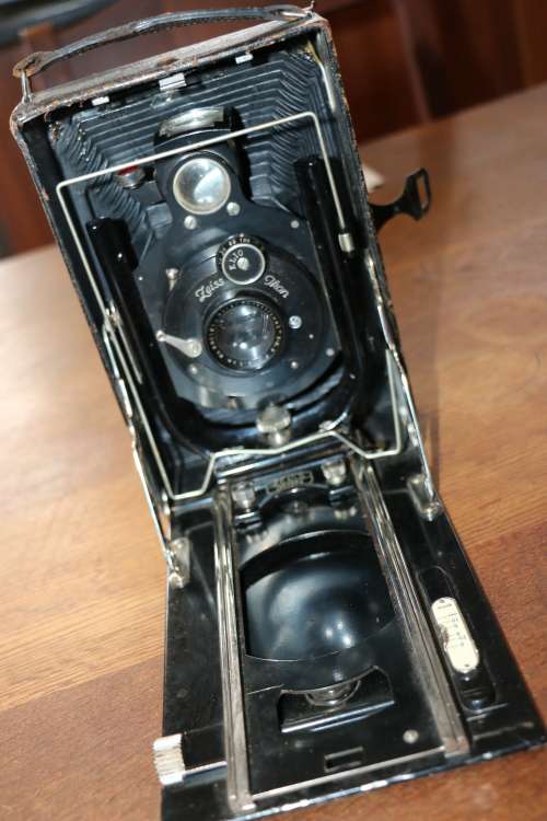 Beautiful Vintage Film Camera - Zeiss Ikon Quarter Plate Camera