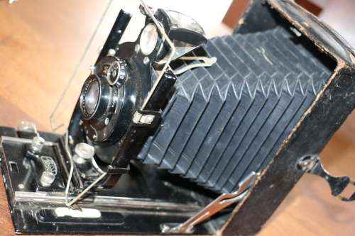 Beautiful Vintage Film Camera - Zeiss Ikon Quarter Plate Camera