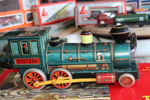 Beautiful Antique Japanese Modern Toys Battery Operated Tin Plate Train