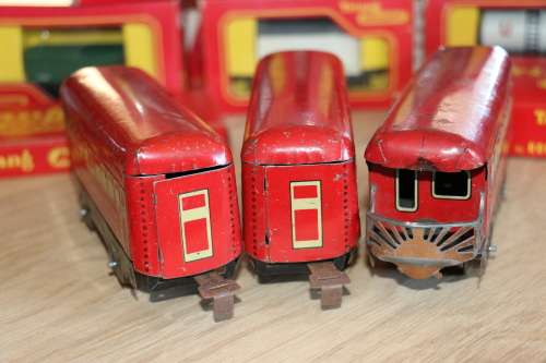 Beautiful Antique MAR PULLMAN Tinplate Train Carriages