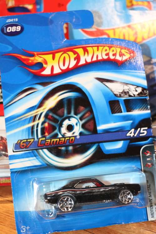 2006 Hot Wheels Diecast Model - Mowtown Metal - '67 Camaro