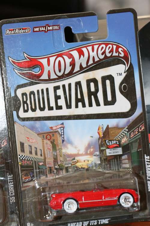 2011 Hot Wheels Diecast Model - Boulevard - 1955 Corvette - Metal & Real Riders