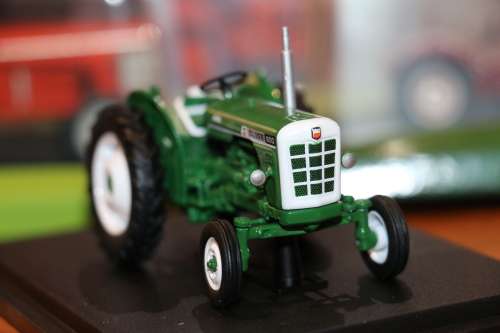 Hachette Diecast Tractor Models - Oliver 600