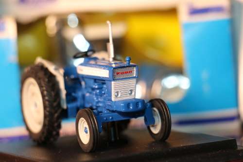 Hachette Diecast Tractor Models - FORD 5000 - 1964