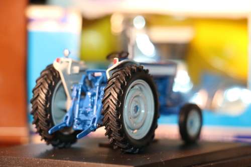 Hachette Diecast Tractor Models - FORD 5000 - 1964