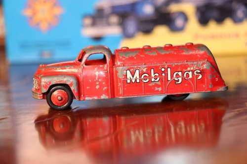 DINKY TOYS MECANNO Diecast Model - Mobilgas Fuel Truck