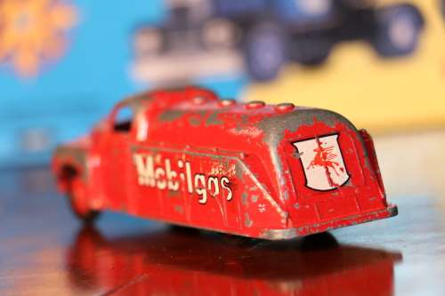 DINKY TOYS MECANNO Diecast Model - Mobilgas Fuel Truck