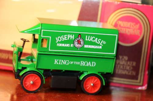 Vintage MATCHBOX Models of Yesteryear Diecast Models - 1919 Walker Electric Van - Limited Edition