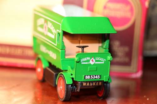 Vintage MATCHBOX Models of Yesteryear Diecast Models - 1919 Walker Electric Van - Limited Edition