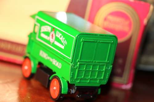 Vintage MATCHBOX Models of Yesteryear Diecast Models - 1919 Walker Electric Van - Limited Edition
