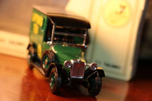 Vintage MATCHBOX Models of Yesteryear Diecast Models - 1927 Talbot Van - Lipton's Tea