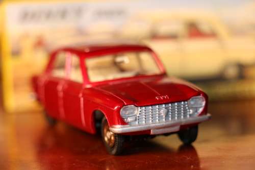DINKY TOYS Diecast Model - Atlas - 204 Peugeot
