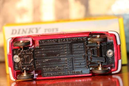 DINKY TOYS Diecast Model - Atlas - 204 Peugeot