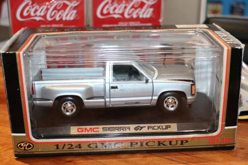 REDBOX Collectors Edition Diecast Model - GMC PICKUP