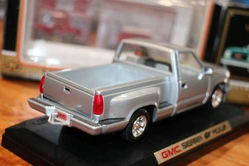 REDBOX Collectors Edition Diecast Model - GMC PICKUP