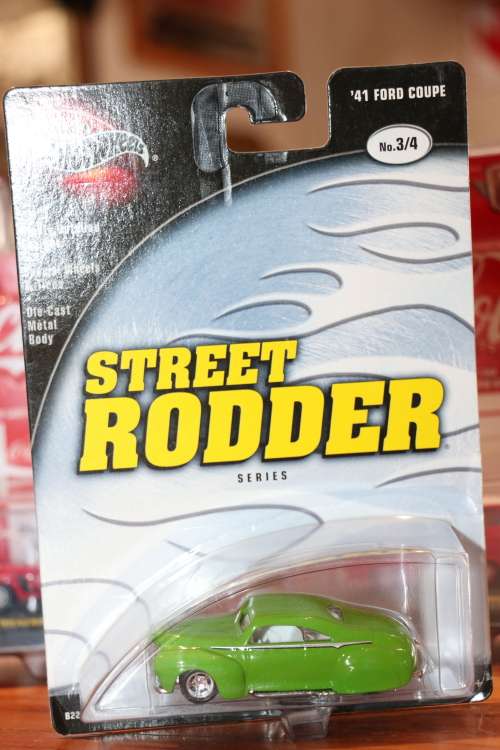2002 HOT WHEELS STREET RODDER Diecast Model - '41 Ford Coupe - Metal Body / Special Tyres