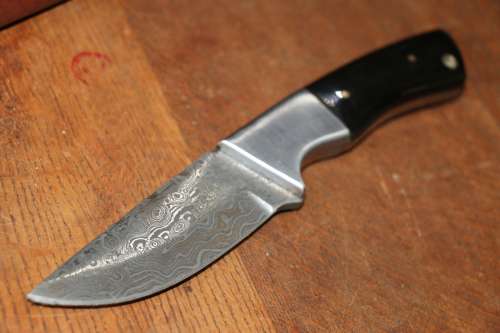 Beautiful Handmade Damascus Steel Hunting Knife