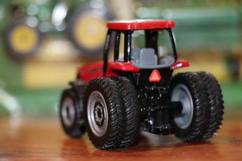 ERTL Farm Tractor Diecast Models - Case International MX220 Tractor