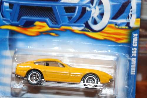 2000 HOT WHEELS Diecast Model - FERRARI 365 GTB/4