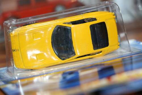 2000 HOT WHEELS Diecast Model - FERRARI 365 GTB/4