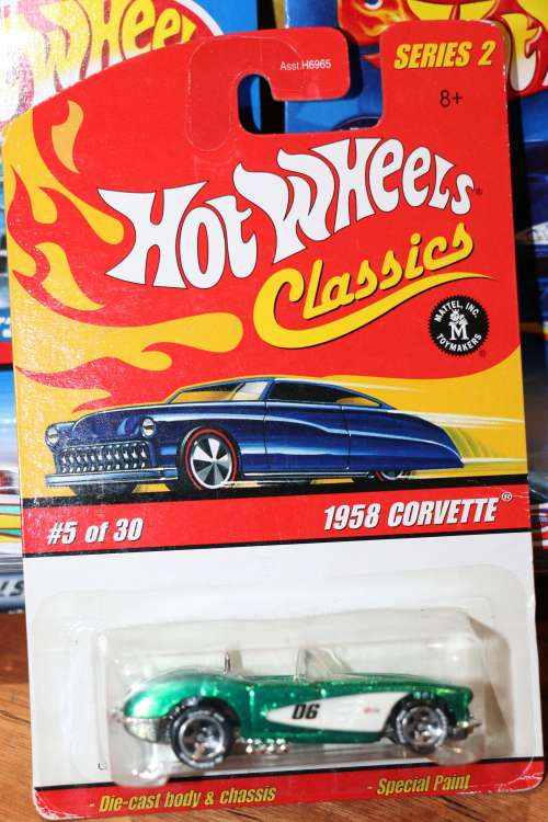 HOT WHEELS Classics Diecast Model - 1958 Corvette
