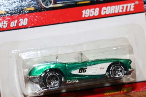 HOT WHEELS Classics Diecast Model - 1958 Corvette