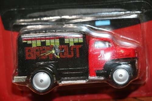 Hot Wheels Diecast Model - ATARI Breakout - '49 Ford C.O.E. - Metal / Real Riders
