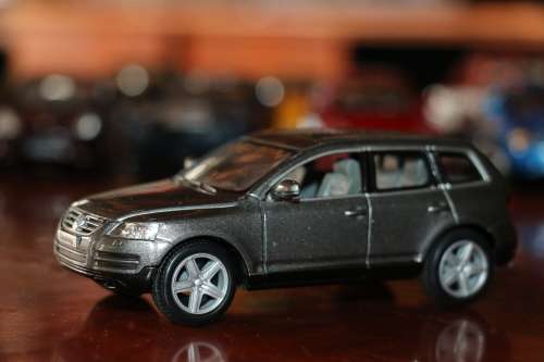 Kinsmart Collectors Die Cast Models - Volkswagen Touareg