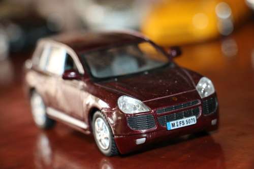 Kinsmart Collectors Die Cast Models - Porsche Cayenne