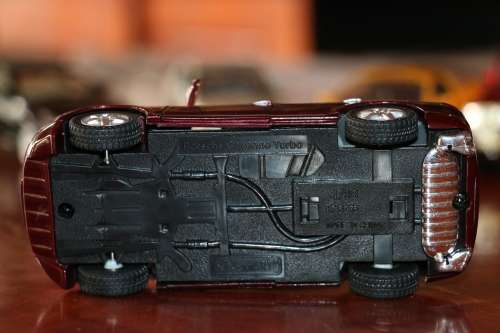 Kinsmart Collectors Die Cast Models - Porsche Cayenne