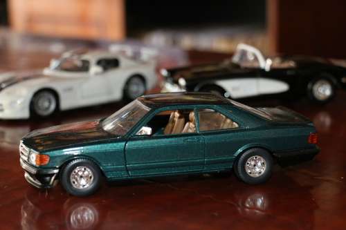 Bburago Collectors Die Cast Models - Mercedes 500 SEC (Made in Italy)