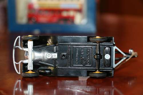 Eligor Collectors Die Cast Models - 1932 Ford Tow Truck (Mobilgas)