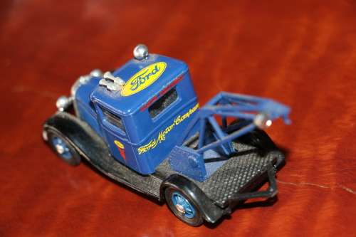 Eligor Collectors Die Cast Models - 1932 Ford Tow Truck